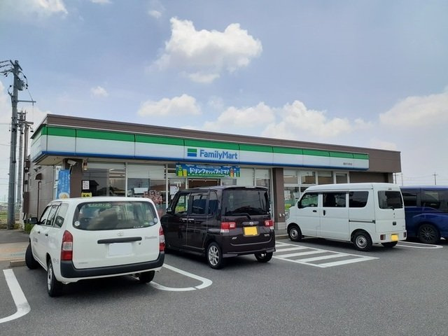 マーヴェラス竹元の周辺|ファミリーマートまで850m