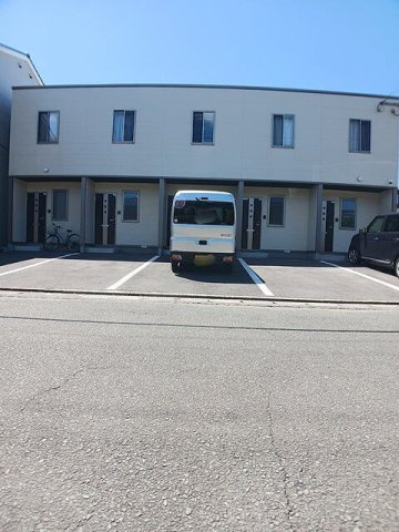 フォーブルハウス中園Ｂの駐車場