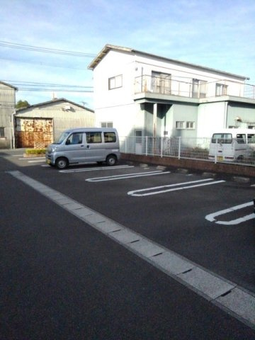 ブローテの駐車場