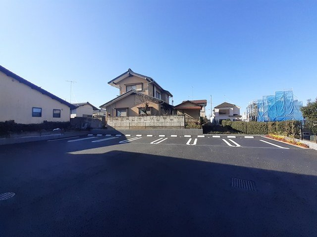 セゾン・オージュの駐車場