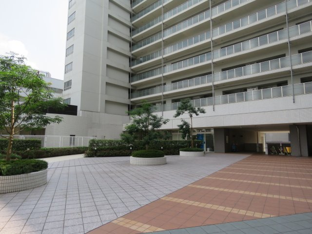 エントランス2か所あります☆