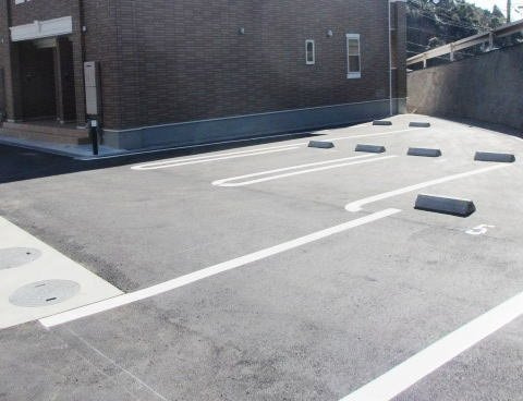 サニーヒルズⅤの駐車場
