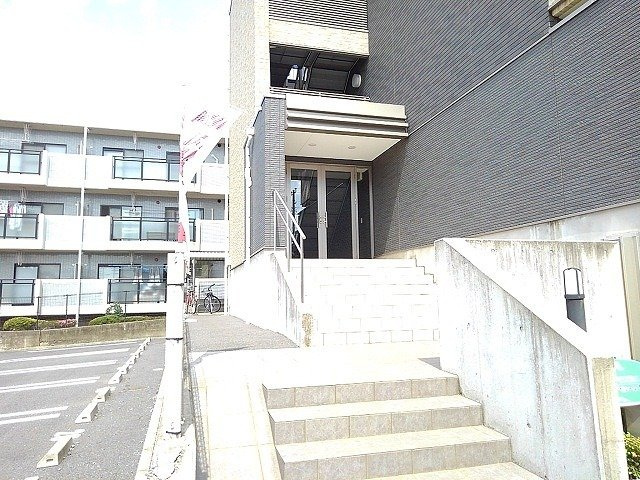 セレーノみのりＣのエントランス