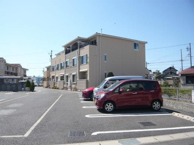 グラン　ジュテ　１の駐車場