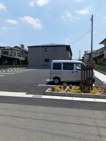 コスモフィールドの駐車場