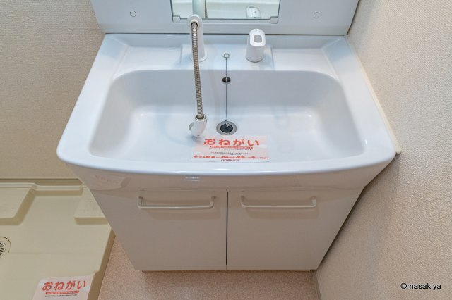 ガーデンハウス yu-uの洗面所|洗面・脱衣　シャンプードレッサー付き。