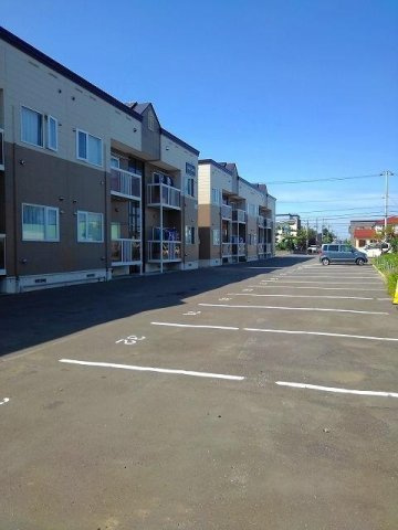 ゴールドディアイブの駐車場