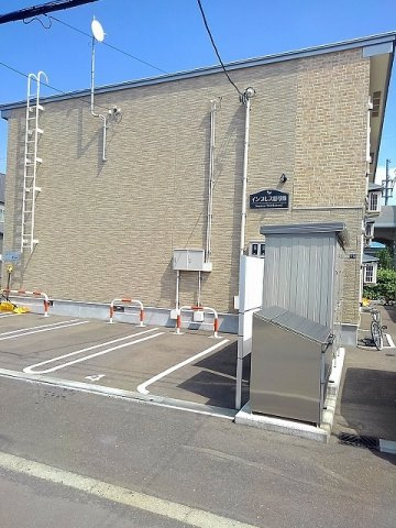 インプレス新琴似の駐車場