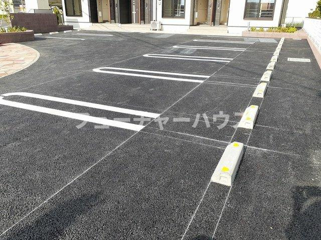 レンブランサ２１の駐車場