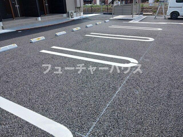 イーストウィン水野Ｂの駐車場