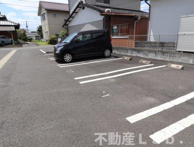 エガールの駐車場