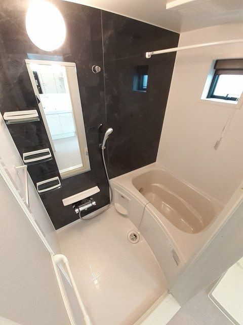 グラシオッソ坂井　Ⅲの浴室