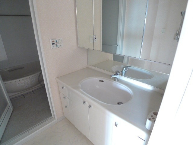 サーパス原尾島けやき通りの洗面所