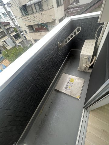 ノイヴェル西本町のバルコニー