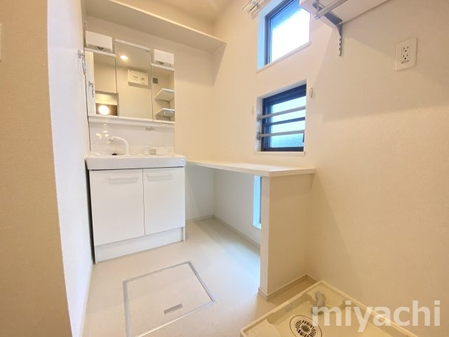 Jade House庄町Bの洗面所