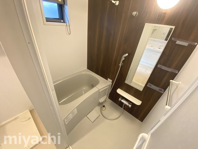 Jade House庄町Bの浴室