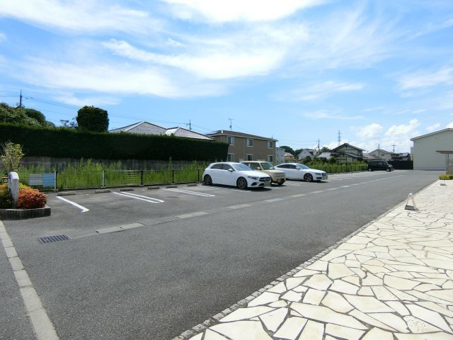 ベラ・ルーチェＡの駐車場