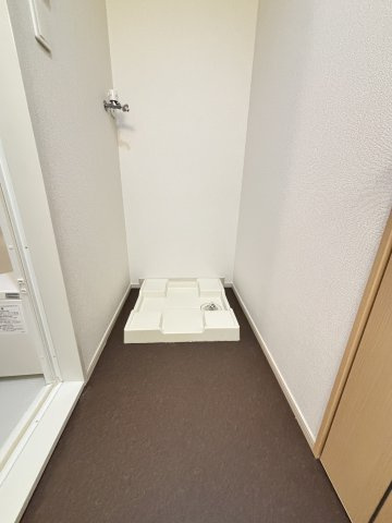 ベラ・ルーチェＡの洗面所|イメージ203号室の写真（反転あり）