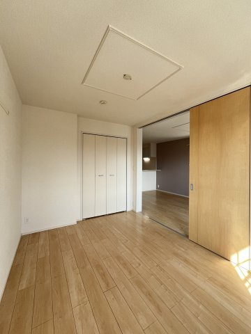 リューナ　Ｂの洋室