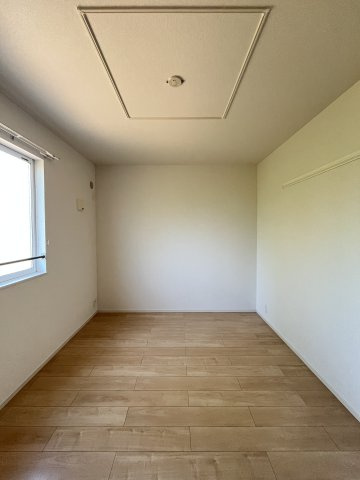 リューナ　Ｂの洋室