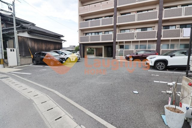 NANA THE STYLE KOKUBUの駐車場