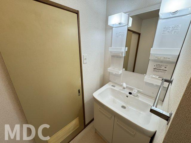 徳島市名東町１丁目の賃貸マンションの洗面所