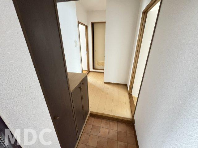 徳島市名東町１丁目の賃貸マンションの玄関