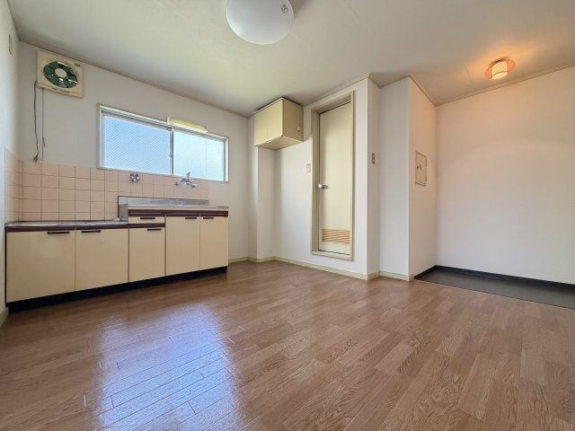 住吉ハイツの居間・リビング