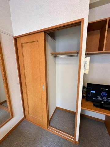 レオパレス逆瀬川の収納