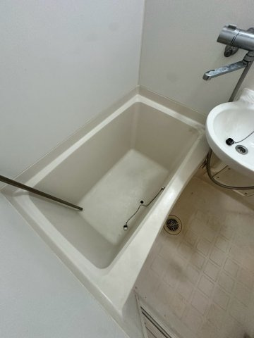 レオパレス逆瀬川の浴室