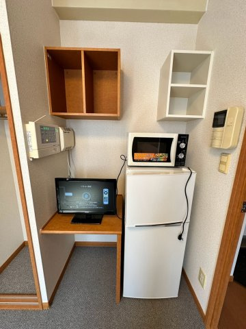 レオパレス逆瀬川の玄関