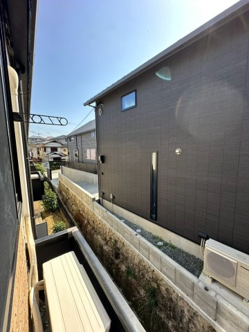レオパレス逆瀬川のバルコニー
