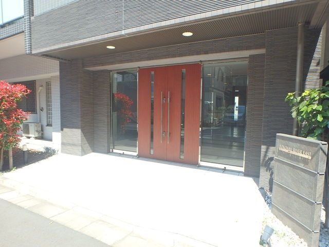 横網リバーイーストのエントランス