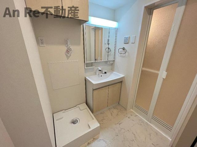 川口市大字新井宿のアパートの独立洗面台