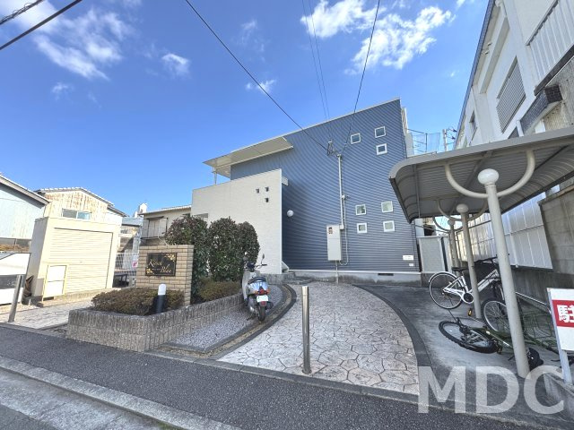 徳島市富田橋３丁目のアパートの駐車場