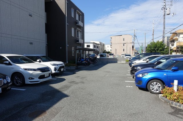 Crescent小松の駐車場