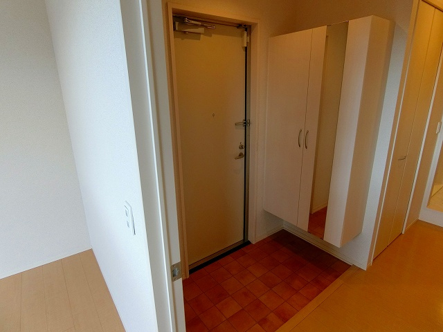 Crescent小松の玄関