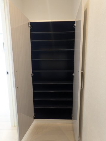 ハーモニーテラス大杉町の玄関|シューズボックス