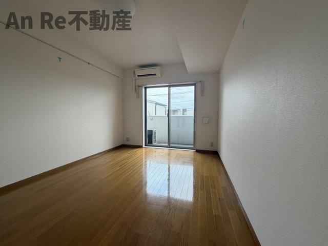 川口市朝日１丁目の賃貸マンションの居間・リビング