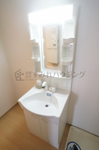 フレグランス宝塚の独立洗面台|※掲載の室内写真は、同建物・同間取りの号室を参考写真として掲載しております。
