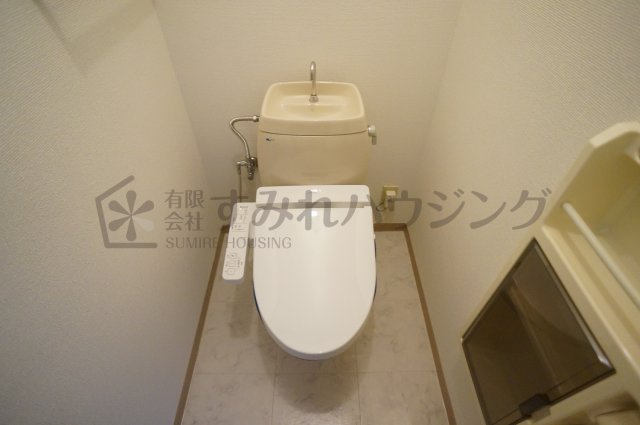 フレグランス宝塚のトイレ|※掲載の室内写真は、同建物・同間取りの号室を参考写真として掲載しております。