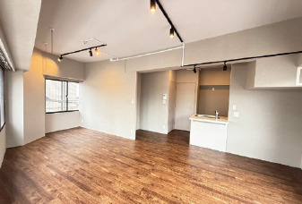 横浜市中区　大阪屋ビルの洋室