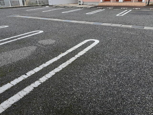 ヴィラ－ジュ　ガンクＣの駐車場