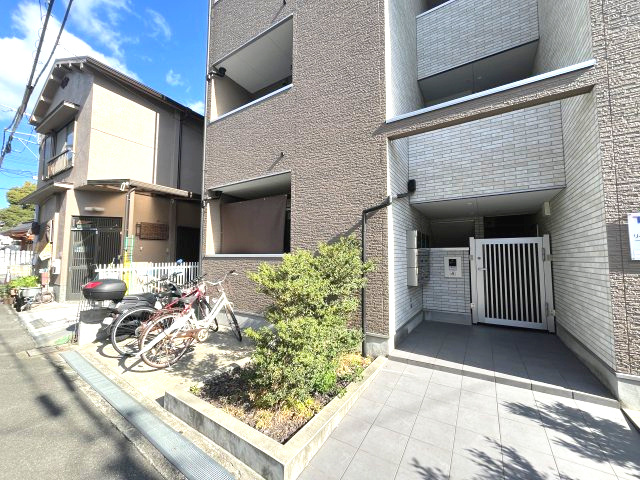 リベルテ大日のエントランス