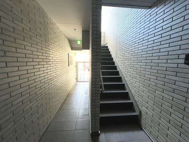 リベルテ大日のロビー