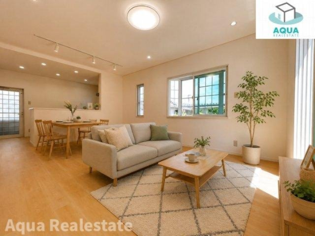 高松市十川西町 中古戸建の外観|ゆったり過ごせるリビングです