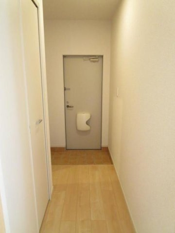 アンジュールＢの玄関|ゆったりとした玄関です