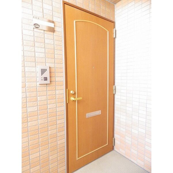 藤沢市湘南台２丁目の賃貸マンションの玄関