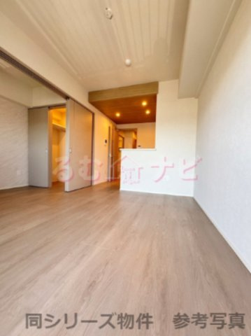 福岡市南区塩原４丁目の賃貸マンションの居間・リビング
