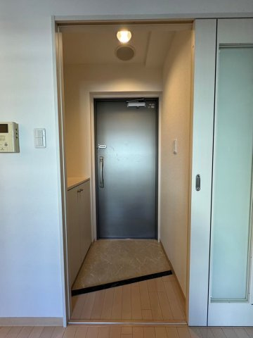 リードエイジ北浜の玄関